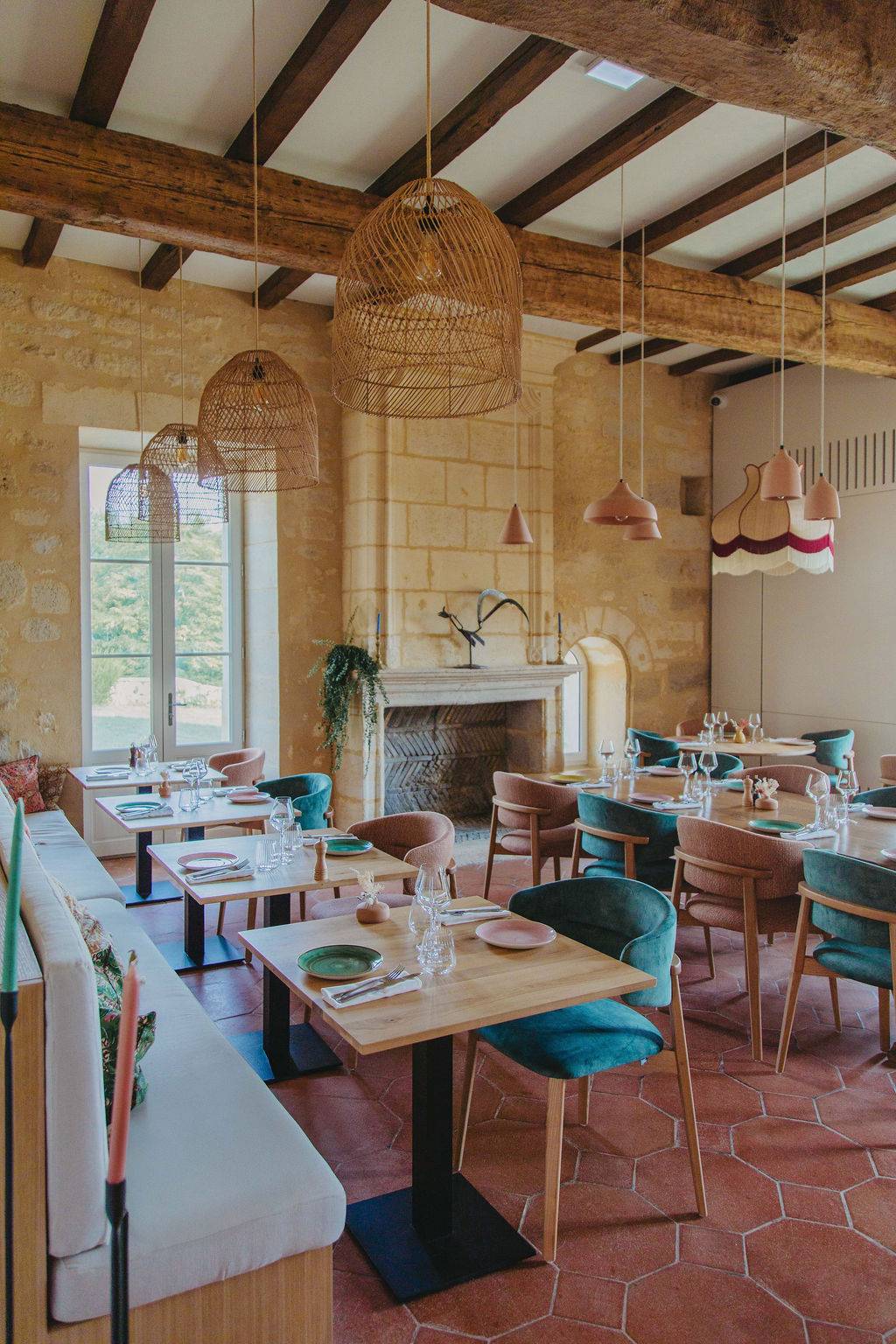 Salle de restaurant pour événements de groupe à Bordeaux Rive Droite proche de Tresses