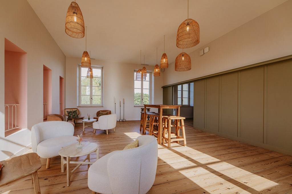 Salle de team building à Bordeaux : Domaine Sainte Raphine, équipe et cadre d'exception sur la rive droite