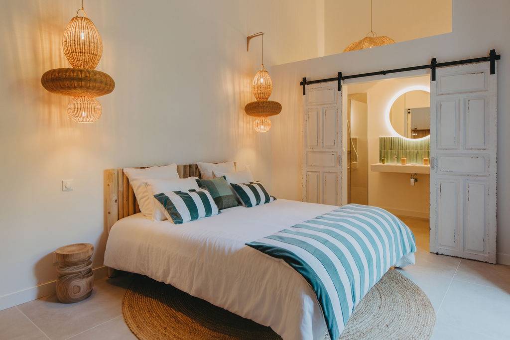 Chambre double 23m2 avec vue sur la forêt Domaine Sainte Raphine