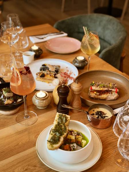 Restaurant Sainte Raphine, un cadre idyllique pour une soirée mémorable sur la rive droite Bordelaise