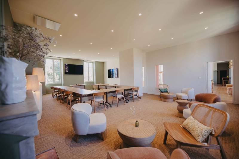 Organiser un séminaire d’entreprise avec repas sur la rive droite de Bordeaux au Domaine Sainte Raphine